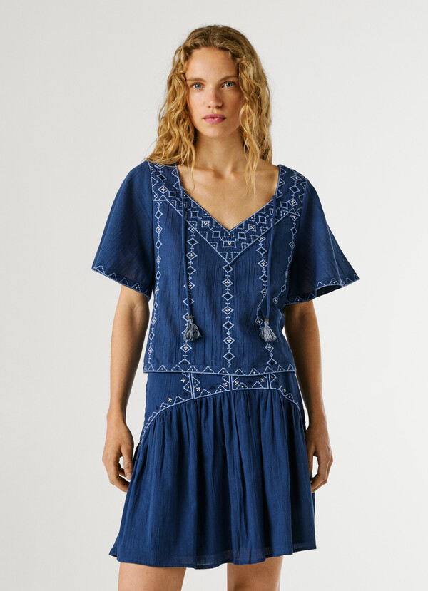 V-NECK BLOUSE WITH EMBROIDERED DETAILS