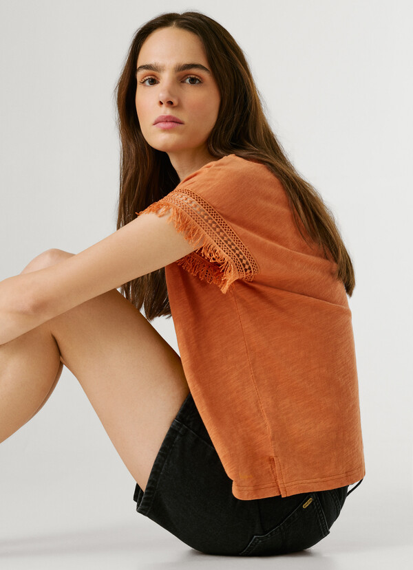 CREW NECK T-SHIRT WITH FRINGES