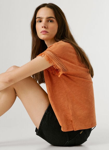 CREW NECK T-SHIRT WITH FRINGES