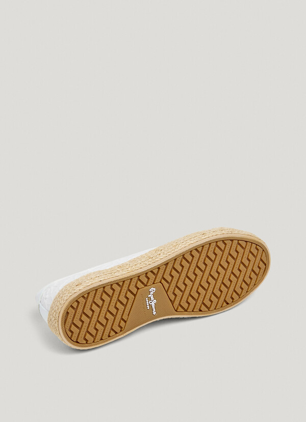 CLASSIC TRAINERS WITH EMBROIDERED DETAILS