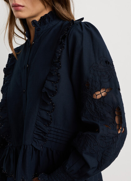 FLUID BLOUSE WITH FLORAL EMBROIDERY
