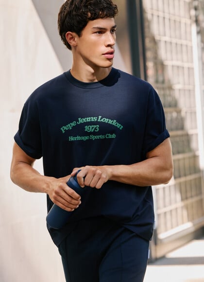 CASUAL FIT PRINTED GRAPHIC T-SHIRT