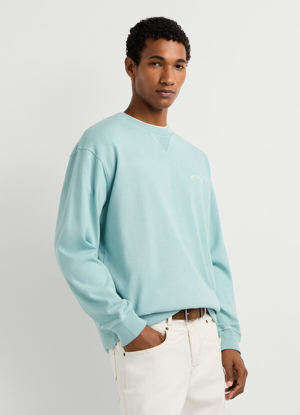 CREW NECK CASUAL FIT SWEATSHIRT