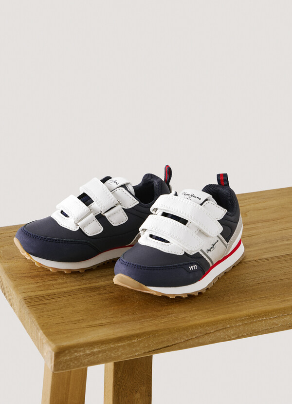 RUNNING TRAINERS WITH VELCRO CLOSURE