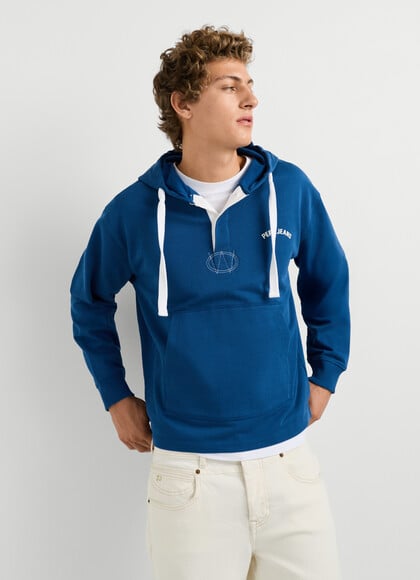 CASUAL FIT HOODIE