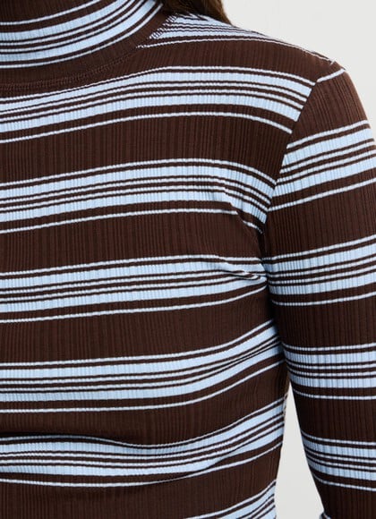 LONG SLEEVE RIBBED T-SHIRT