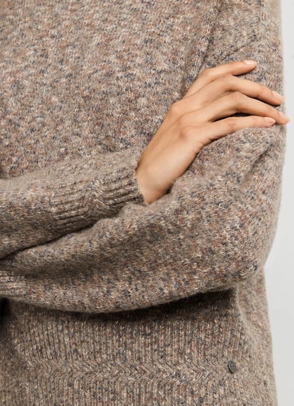 CREW NECK KNIT JUMPER