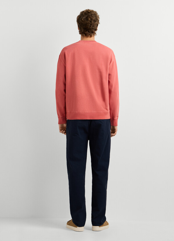 CREW NECK CASUAL FIT SWEATSHIRT
