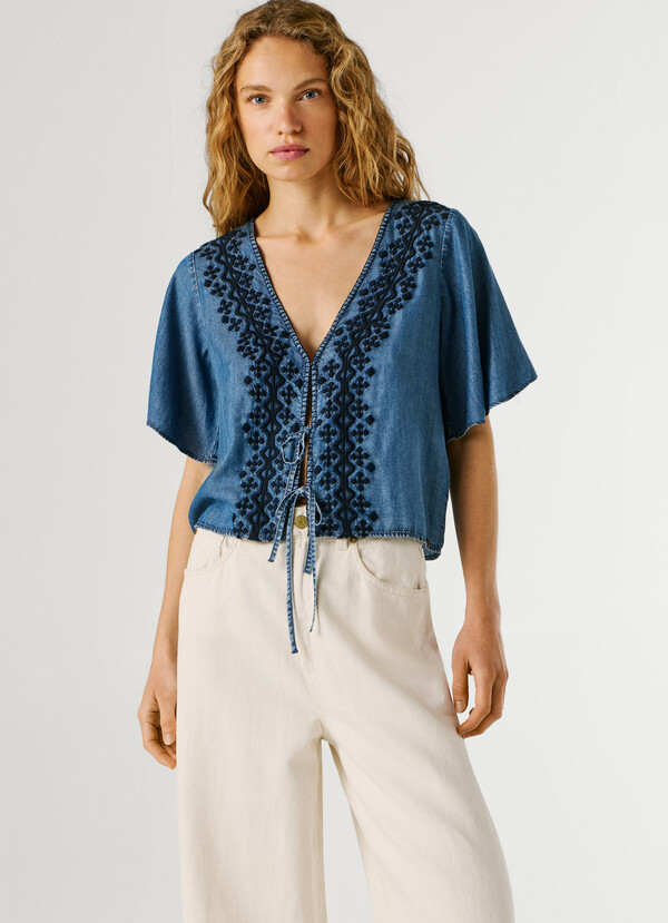 EMBROIDERED DETAILS BLOUSE