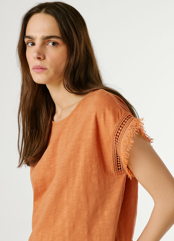 CREW NECK T-SHIRT WITH FRINGES