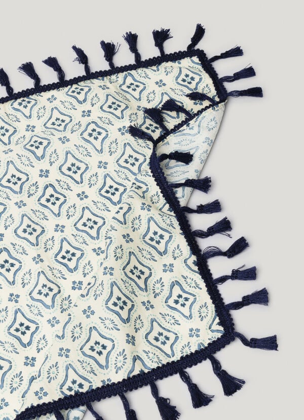 TWILL SCARF WITH TASSELS