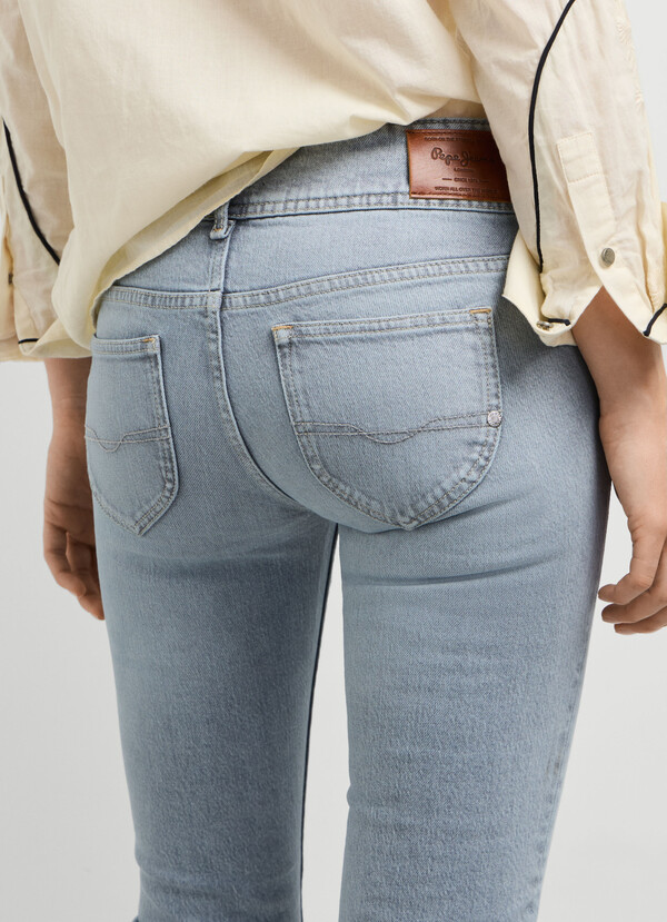 VENUS - LOW-RISE SLIM FIT JEANS
