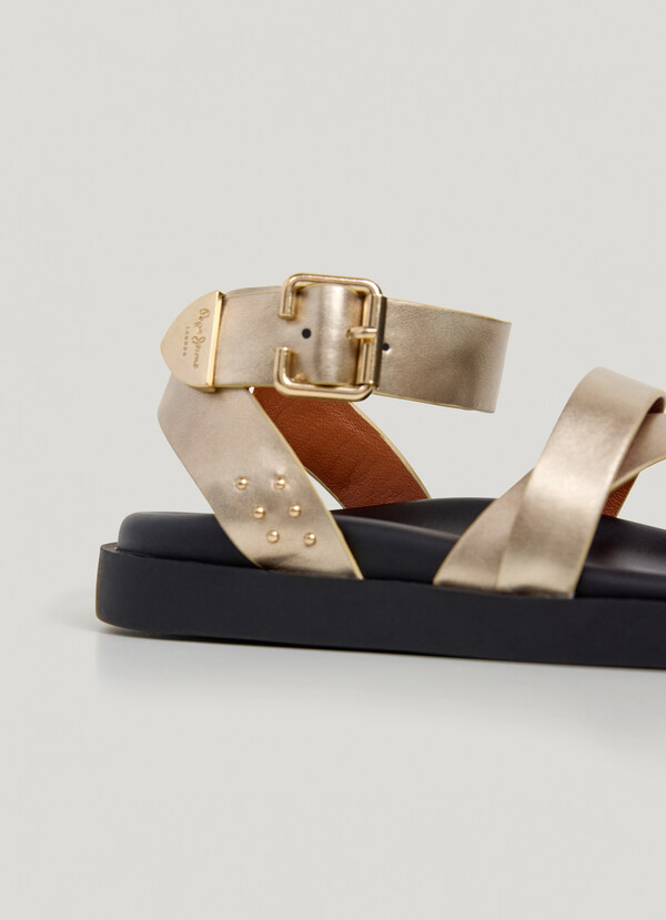 FLAT CROSS-STRAP SANDALS