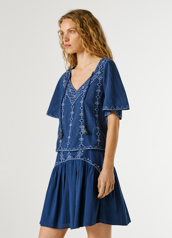 V-NECK BLOUSE WITH EMBROIDERED DETAILS