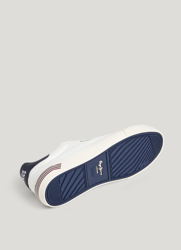 CLASSIC CANVAS TRAINERS