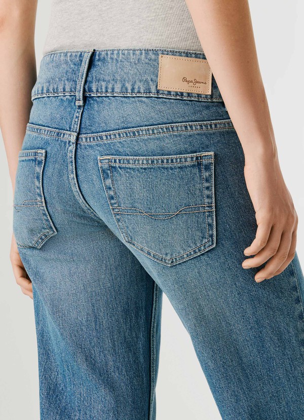 LOW-RISE STRAIGHT FIT JEANS - VENUS