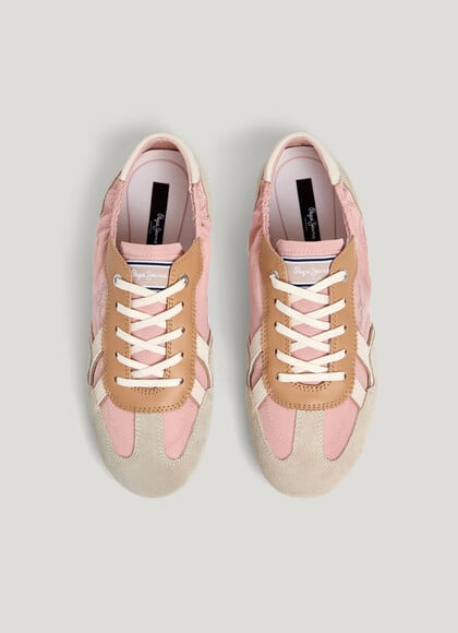 TRAINERS WITH SUEDE DETAILS