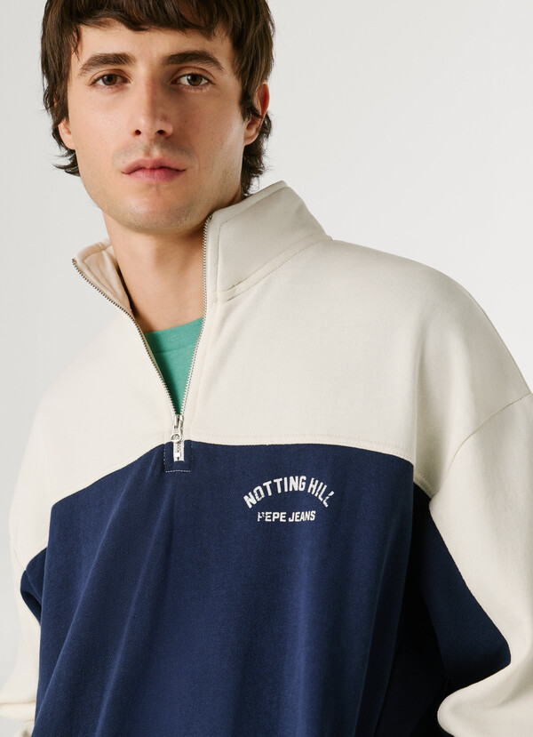 HIGH NECK HALF-ZIP SWEATSHIRT