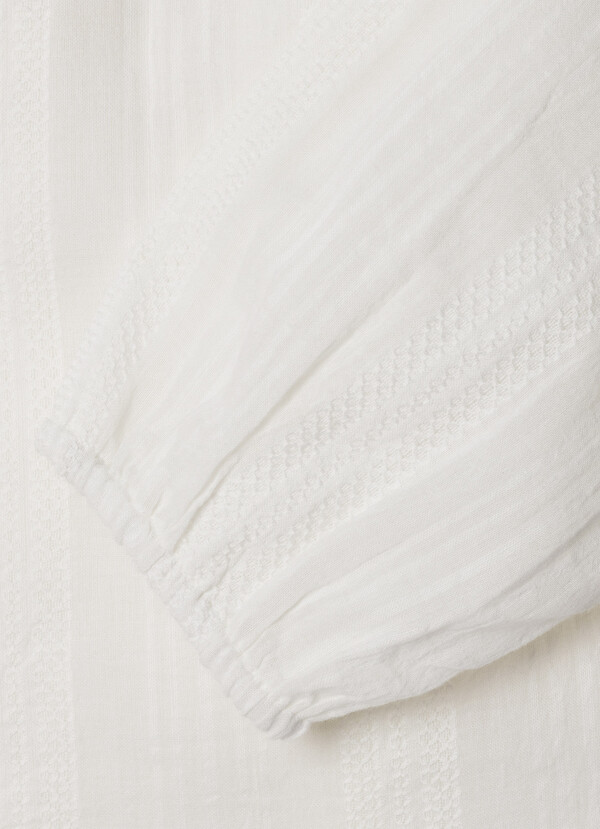 EMBROIDERED DETAILS BLOUSE