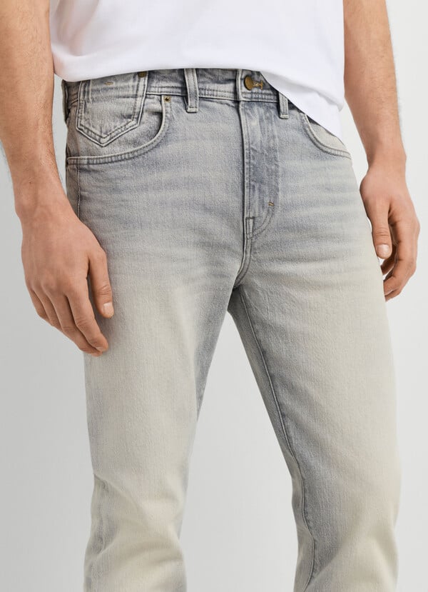 SLIM FIT MID-RISE JEANS - PIPE