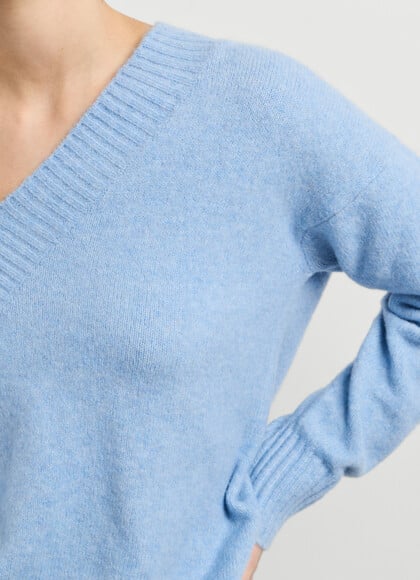 V-NECK KNIT JUMPER
