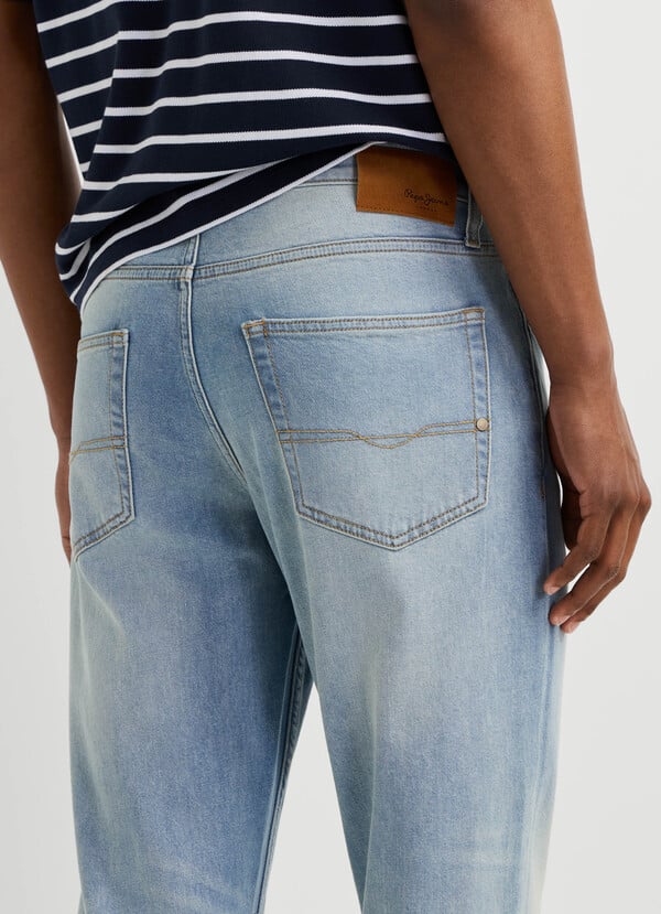 CASH - STRAIGHT FIT MID-RISE JEANS