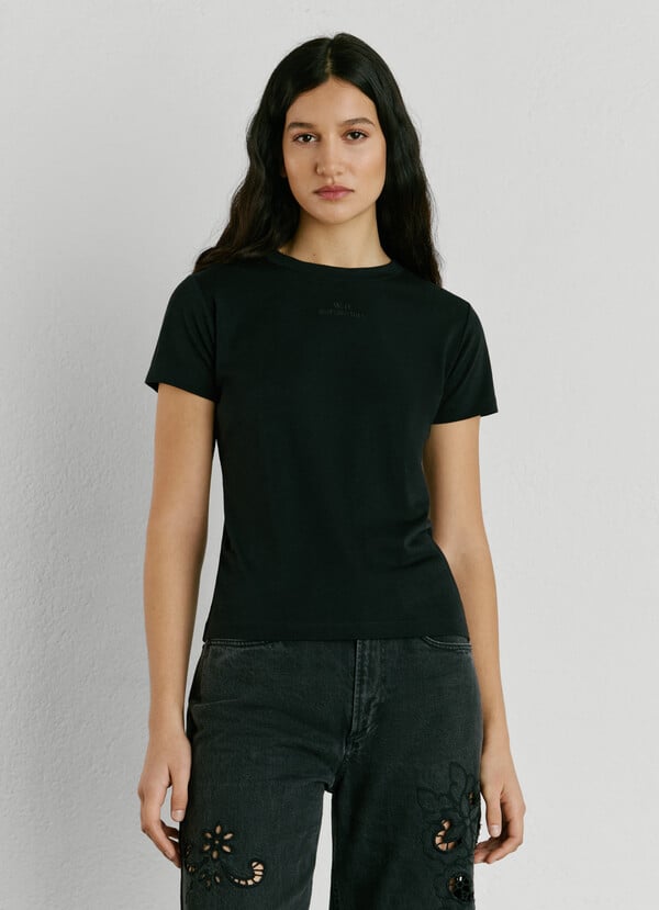 EMBROIDERED W11 LOGO T-SHIRT