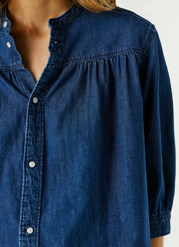 REGULAR FIT DENIM BLOUSE