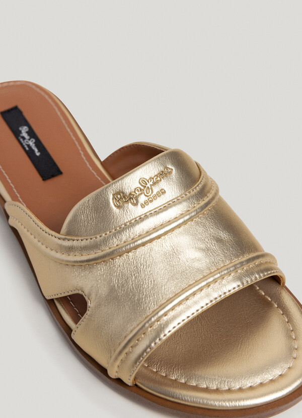 METALLIC FLAT SANDALS