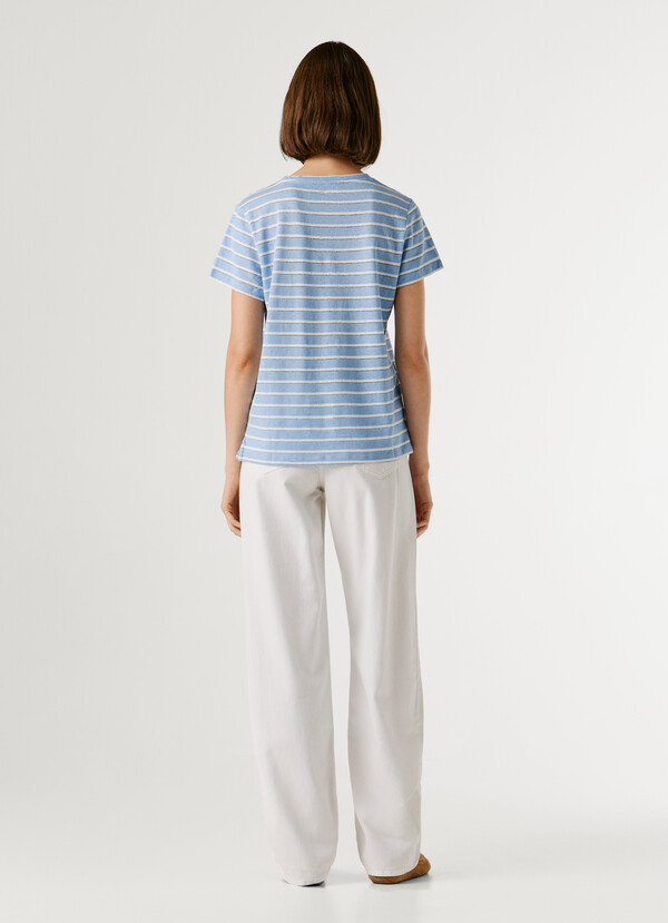 V-NECK STRIPED T-SHIRT