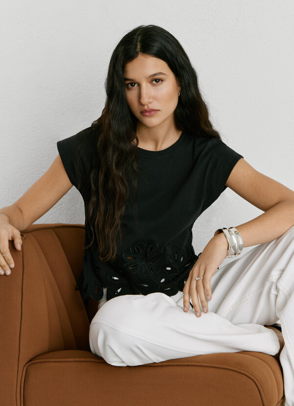 T-SHIRT WITH OPENWORK FLOWERS