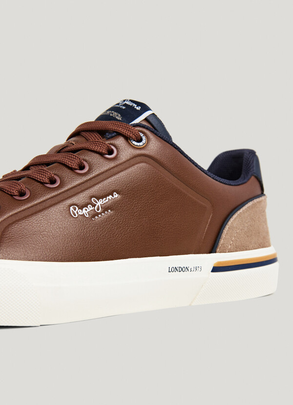 CLASSIC TRAINERS WITH SUEDE DETAILS