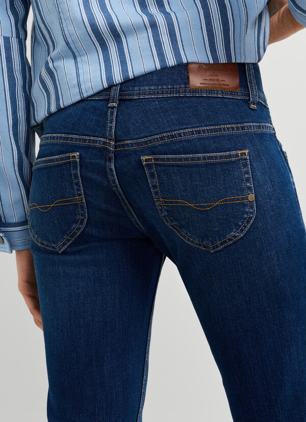 VENUS - LOW-RISE SLIM FIT JEANS