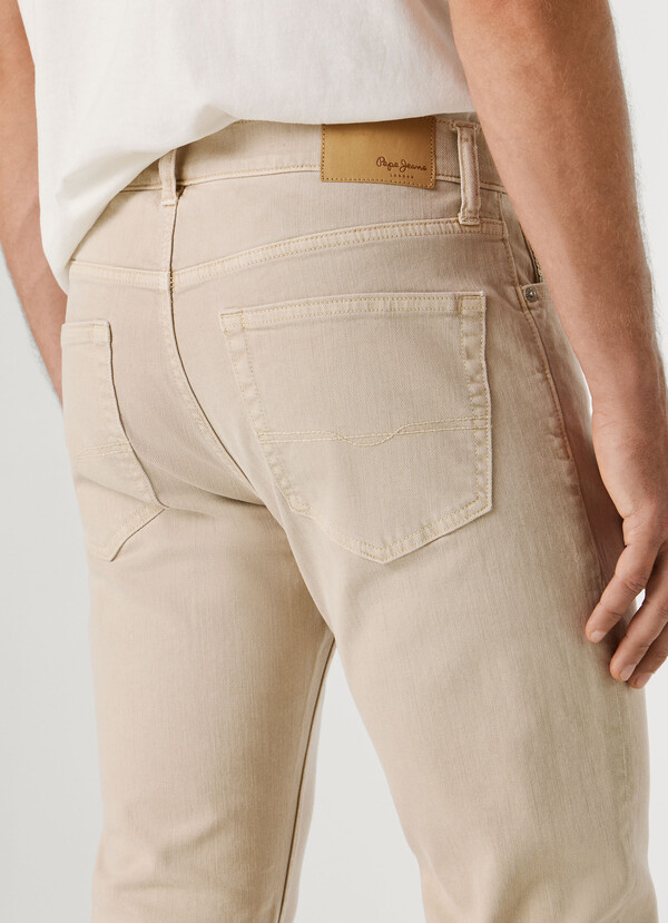 STANLEY- TAPER FIT MID-RISE JEANS