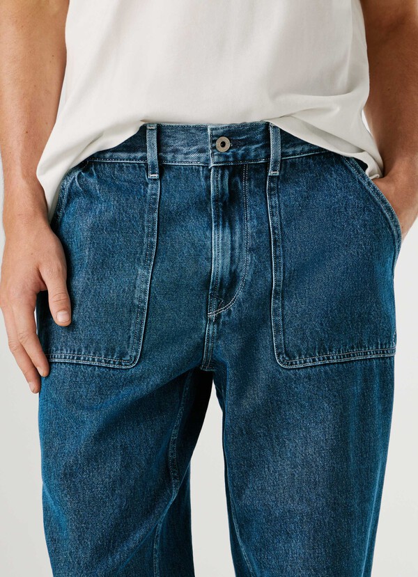 CARPENTER - RELAXED FIT LOW-RISE JEANS