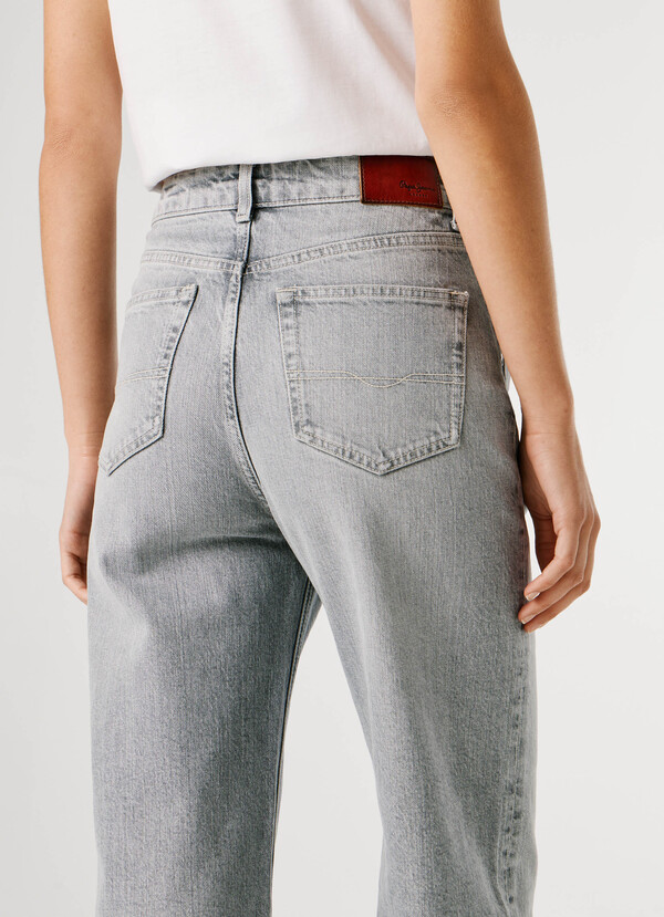 HIGH-RISE STRAIGHT FIT JEANS - LEXA