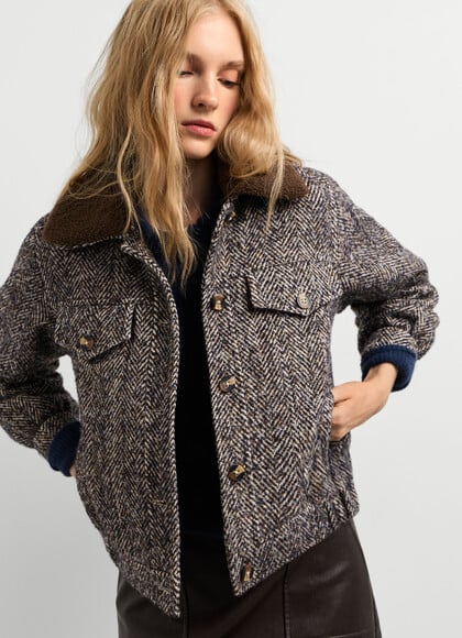 JACKET WITH DETACHABLE BORG COLLAR