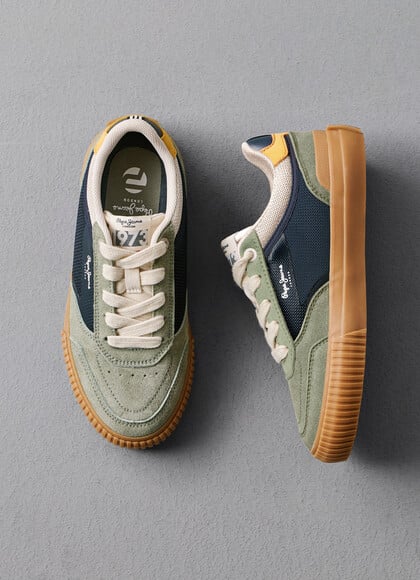 CLASSIC LACE-UP TRAINERS