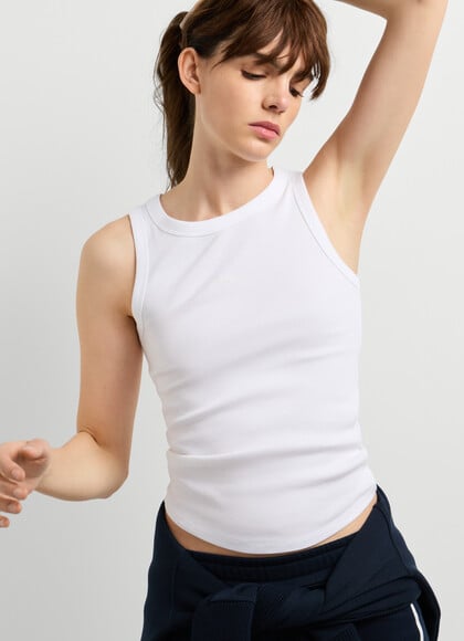 SLEEVELESS RIBBED TOP