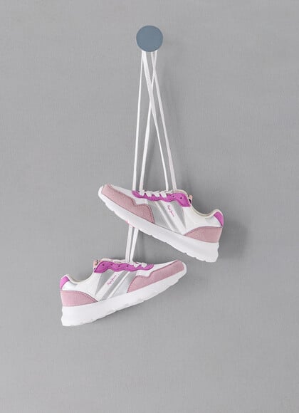 COMBINED TRAINERS WITH METALLIC DETAILS